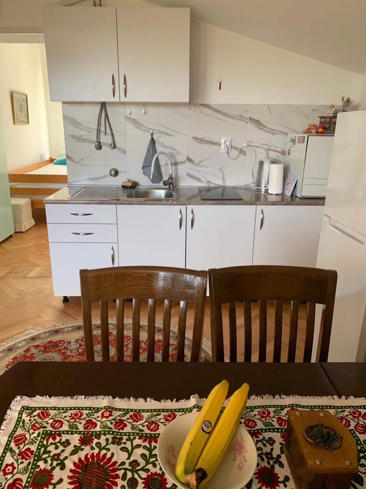 Guest House Villa Kosa 비엘라 외부 사진